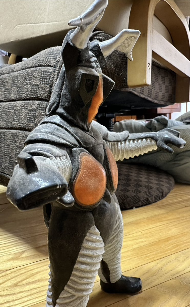 mt401218's tweet image. ゼットン
ゼットンが一番大味かなw
バンプレストのソフビは、金型から無茶な抜き方をするから、別パーツにする所を一緒に抜いたりw
図面の仕事をした時に後ろめたさかありました(⌒-⌒; )