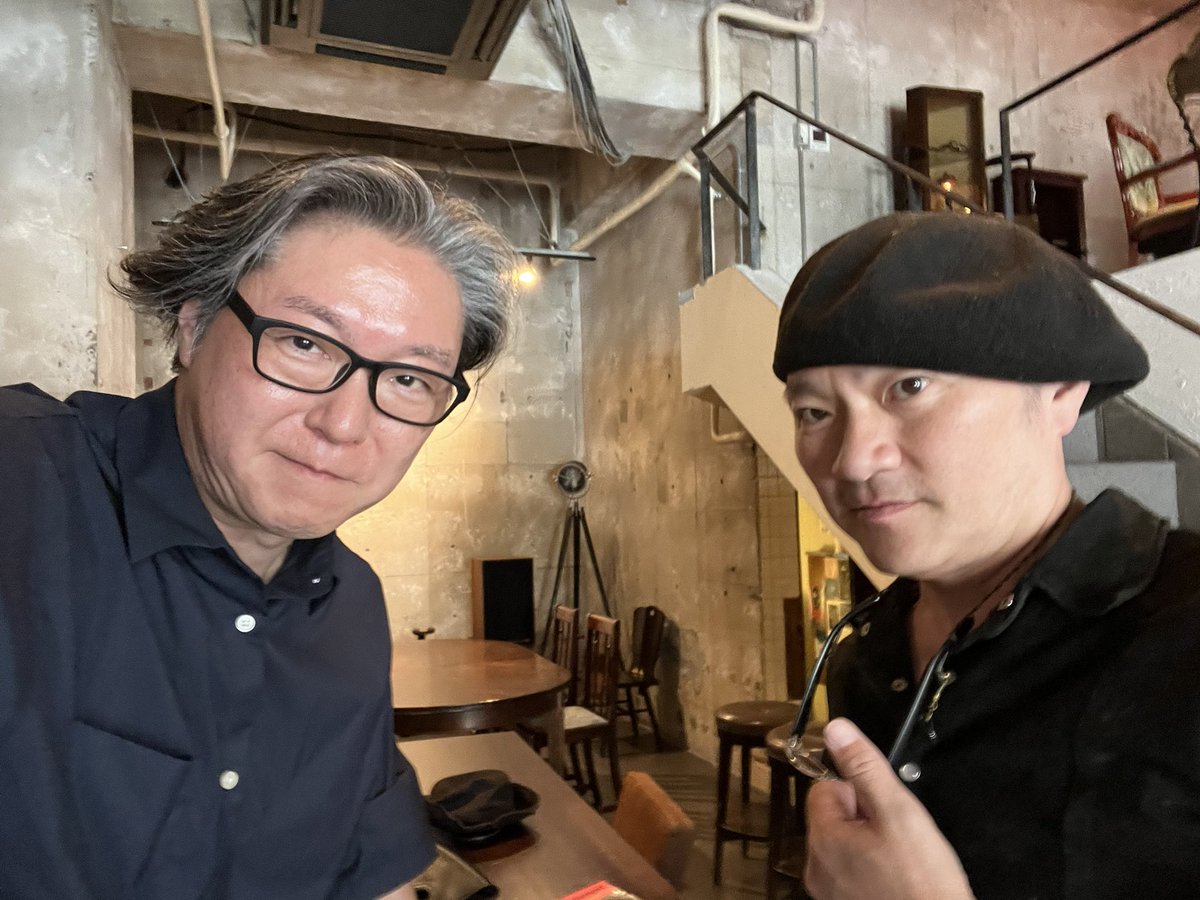 神保町 月花舎にて
30年来の友人福地さんと