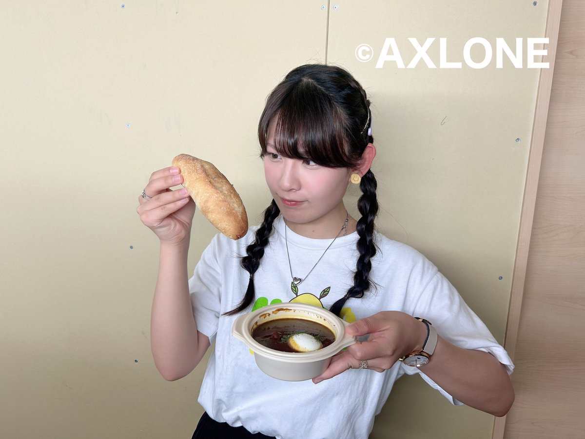 axlone_staff's tweet image. 「日々は過ぎれど飯うまし」
#ひびめし キッチンカー ラスト営業日とのことで、 短いお時間ではございましたが #嶋野花 も参戦させていただきました🍛🥤

大変お暑い中お並びいただきました皆様、誠にありがとうございました🥲🙏♡
水分、塩分補給はお忘れなく…！！