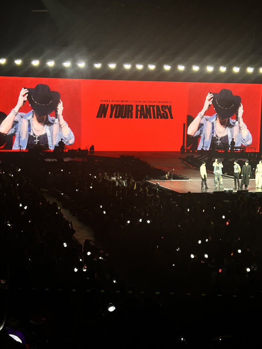 Macxkyy's tweet photo. Just saw ateez in Nashville and Wow. Just wow, I loved every single second of this concert. #ATEEZ #에이티즈
#In_Your_Fantasy #Firstkpopconcert https://t.co/osM3NyfpYj