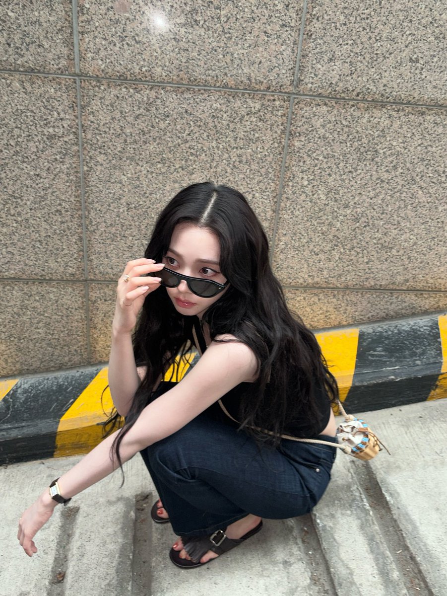 พี่น่ามา ลุคนี้สวยอะ ชอบ พี่สาวคนสวยท่านหนึ่ง 🫠