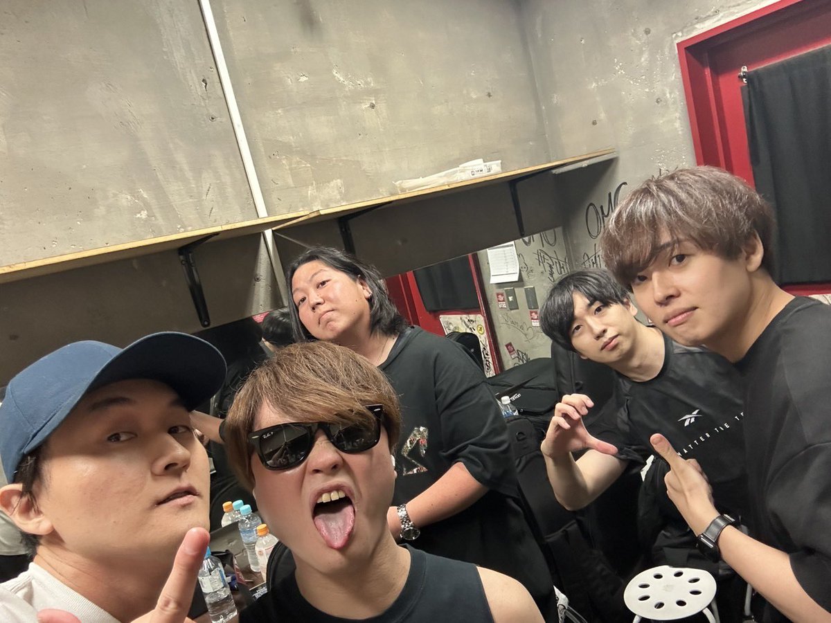昨日はイノセンスありがとうございました！
音楽には、ロックには、愛があるね
もっともっとカッコいいバンドに、カッコいいボーカルになるよう頑張るよ！
二日酔いでしんどいけど、最高な記憶しかない！
ほんとありがとう

いちか