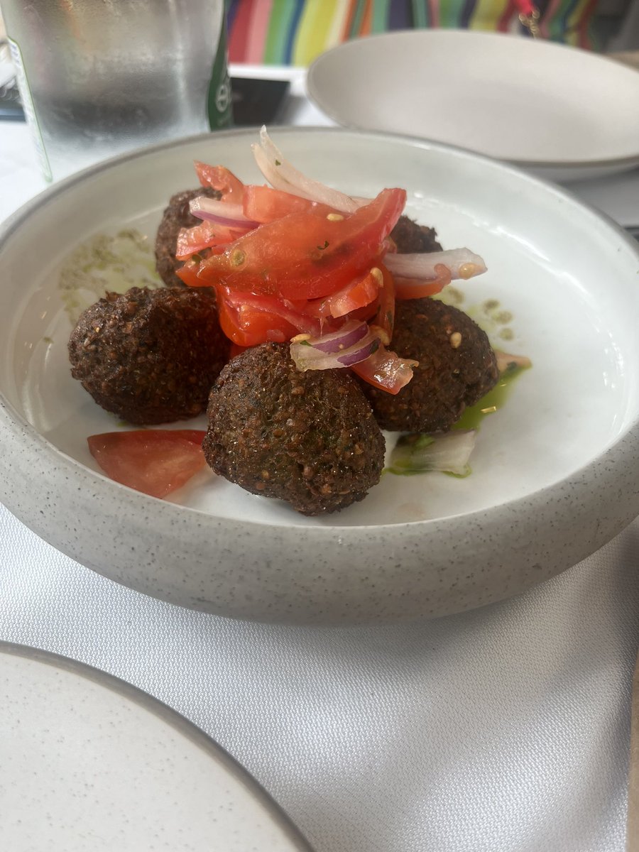 rashidapowell's tweet image. As for this dish — you say falafel, I say chickpea fritters 🤣🤷🏾♀️…. Falafel doesn’t usually do it for me but these were good. Nice taste and texture.
What’s a meal or food item that blew your mind while traveling?