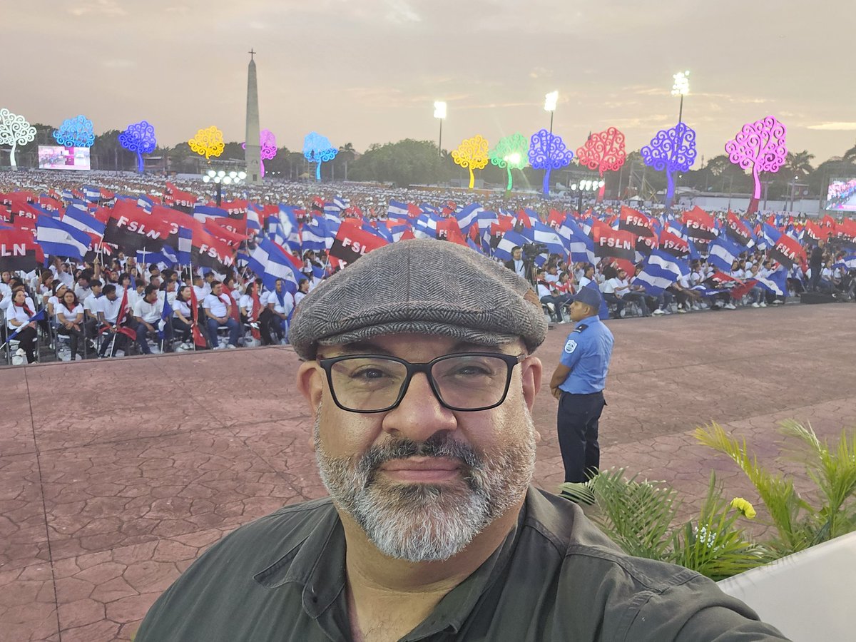 Grillo779's tweet photo. 46/19 #FSLN #Nicaragua en la Plaza de la Fe conmemorando el 46 aniversario de Revolución Sandisnista. ¡Cristiana, Socialista y Solidaria! ¡Viva el Frente Sandinista de Liberación Nacional! ¡Viva #Nicaragua Libre! https://t.co/4UWAH2fIeW