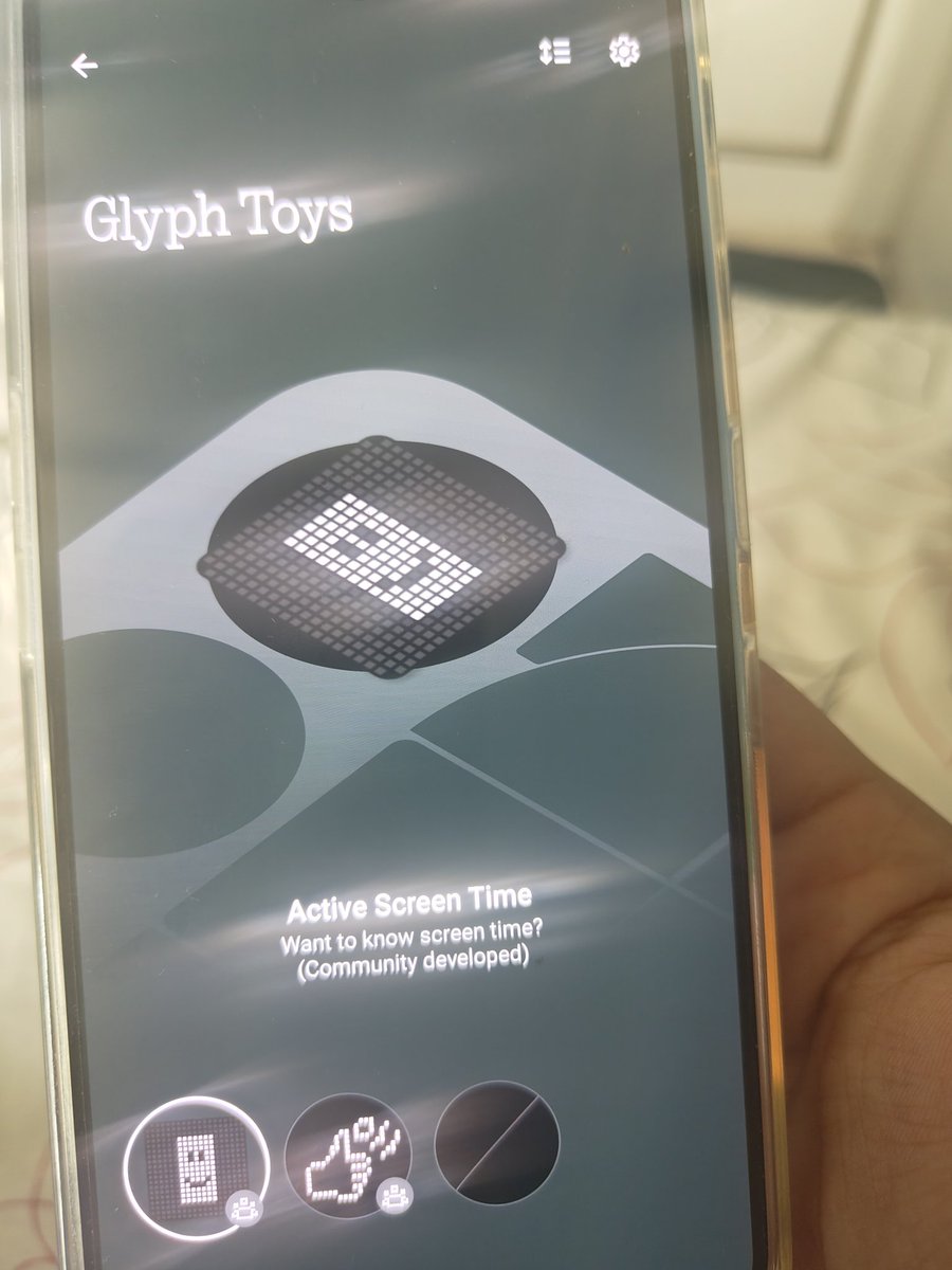 techienthusiast's tweet image. I am happy to announce that I have been working on a Glyph Toy recently for SmartGlyph and have been completed. 

So this is an Active Screen Time toy or rather a useful tool which shows your Active Screen Time directly on the Glyph Matrix reducing the need to turn on the screen.
