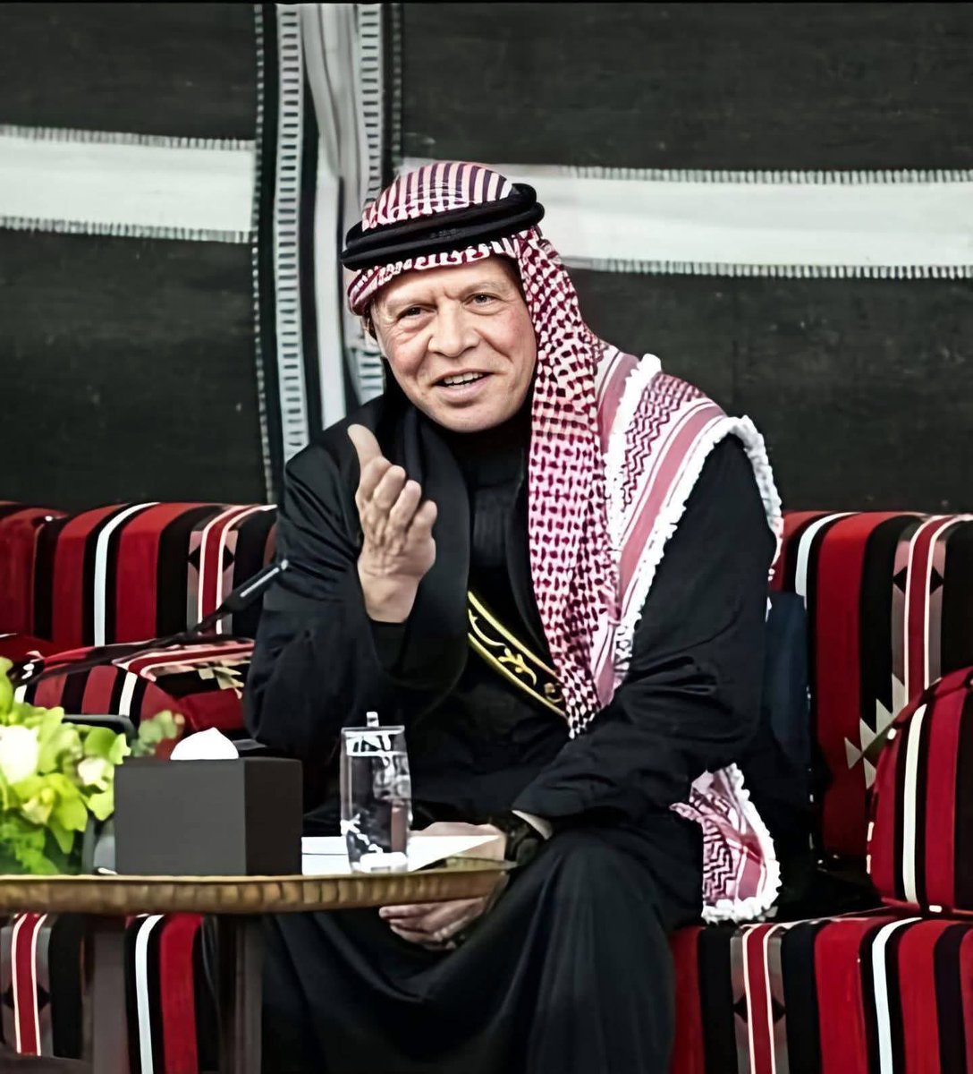 العشائر معك
الجيش معك
ألاردنيين المحبين الك معك❤🇯🇴