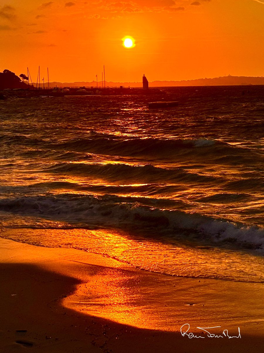tombarel rené (@renetombarel) on Twitter photo Lever de soleil venteux ce dimanche #cannes #CotedAzurFrance <a href="/VisitCotedazur/">Côte d'Azur France</a> <a href="/villecannes/">Cannes</a> <a href="/Cannes_France/">Cannes, France</a> Lever de soleil venteux ce dimanche #cannes #CotedAzurFrance <a href="/VisitCotedazur/">Côte d'Azur France</a> <a href="/villecannes/">Cannes</a> <a href="/Cannes_France/">Cannes, France</a>