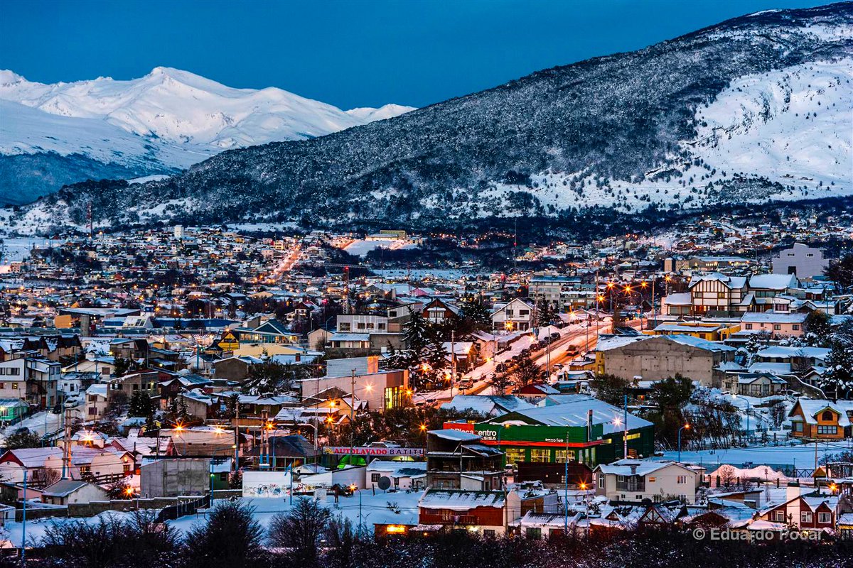Imágenes de Ushuaia a la hora azul, en pleno invierno. #UshuaiaFantástica