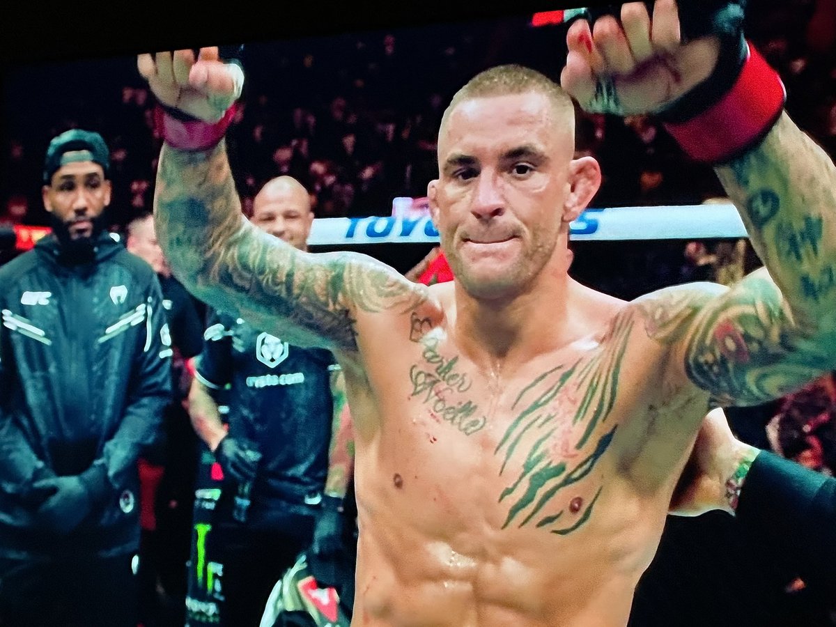 AlecOnFOX7's tweet image. Say what you want, Dustin Poirier beat Conor McGregor TWICE. #UFC318 

Paid in full.