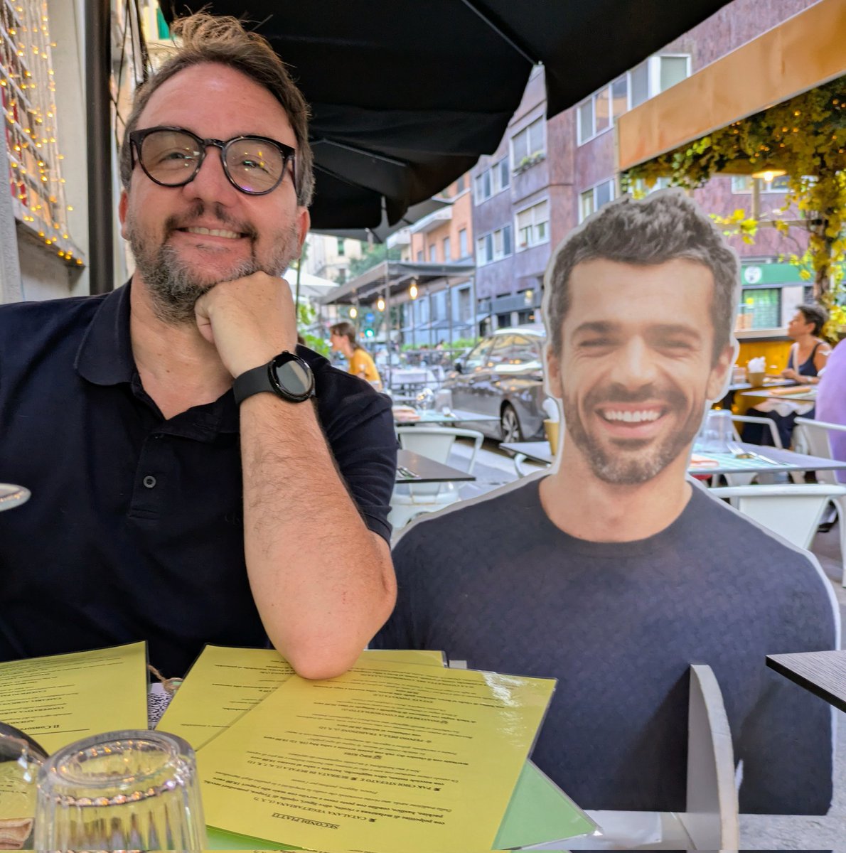 Ne abbiamo parlato a cena tutti insieme. Per la serie di Botero ho trovato il protagonista: sarà Luca Argentero e anche Di Caprio sarà della partita con una piccola parte. La regia affidata a Tarantino ed io mi occuperò dello script. What else?
#botero #film #movie #serie #tv