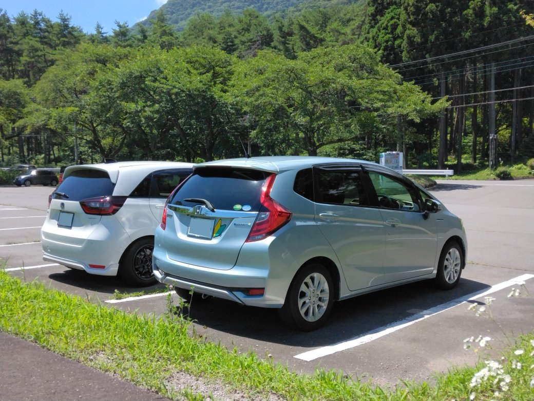 今日はなめくじさん（<a href="/NamekuziGR3/">なめくじ</a> ）にお会いしてきました！
モデューロエアロがシンプルに決まっててカッコよかったです！！
今日はありがとうございました✨