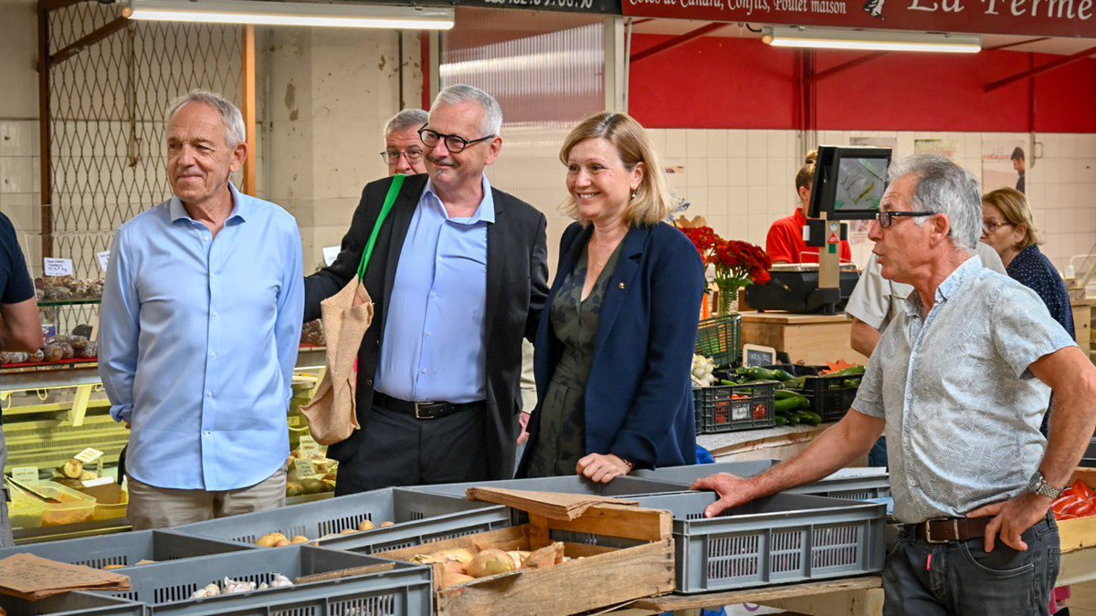 Jean-René Cazeneuve (@jrcazeneuve) on Twitter photo Merci <a href="/YaelBRAUNPIVET/">Yaël Braun-Pivet</a> d'être venue dans le #Gers, à la rencontre du monde médico-social, de nos producteurs, élus et agriculteurs.
Bcp d'écoute, d'échanges et plein d'idées pour la rentrée parlementaire. <a href="/AssembleeNat/">Assemblée nationale</a> Merci <a href="/YaelBRAUNPIVET/">Yaël Braun-Pivet</a> d'être venue dans le #Gers, à la rencontre du monde médico-social, de nos producteurs, élus et agriculteurs.
Bcp d'écoute, d'échanges et plein d'idées pour la rentrée parlementaire. <a href="/AssembleeNat/">Assemblée nationale</a>