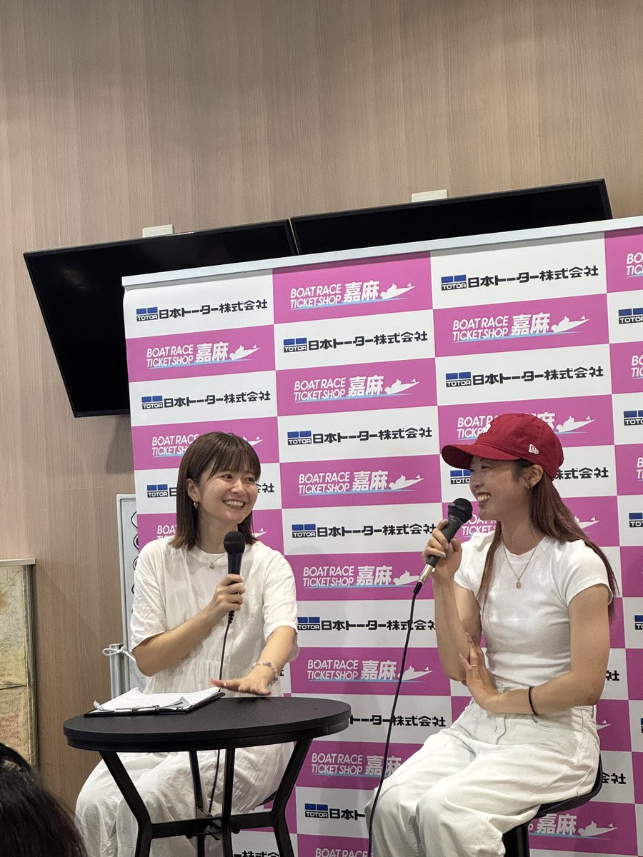 BTSkama's tweet photo. 戸敷選手トークショー🎤
たくさんのご来場ありがとうございました！！😊✨✨

テコンドーで鍛えた精神力で次回の尼崎優勝目指して頑張ってください！🥋🔥
応援してます！！
#戸敷晃美選手　#戸敷晃美　#ボートレーサートークショー　#トークショー　#ボートレースチケットショップ嘉麻　#BTS嘉麻
#aki https://t.co/HJu1PiQayX