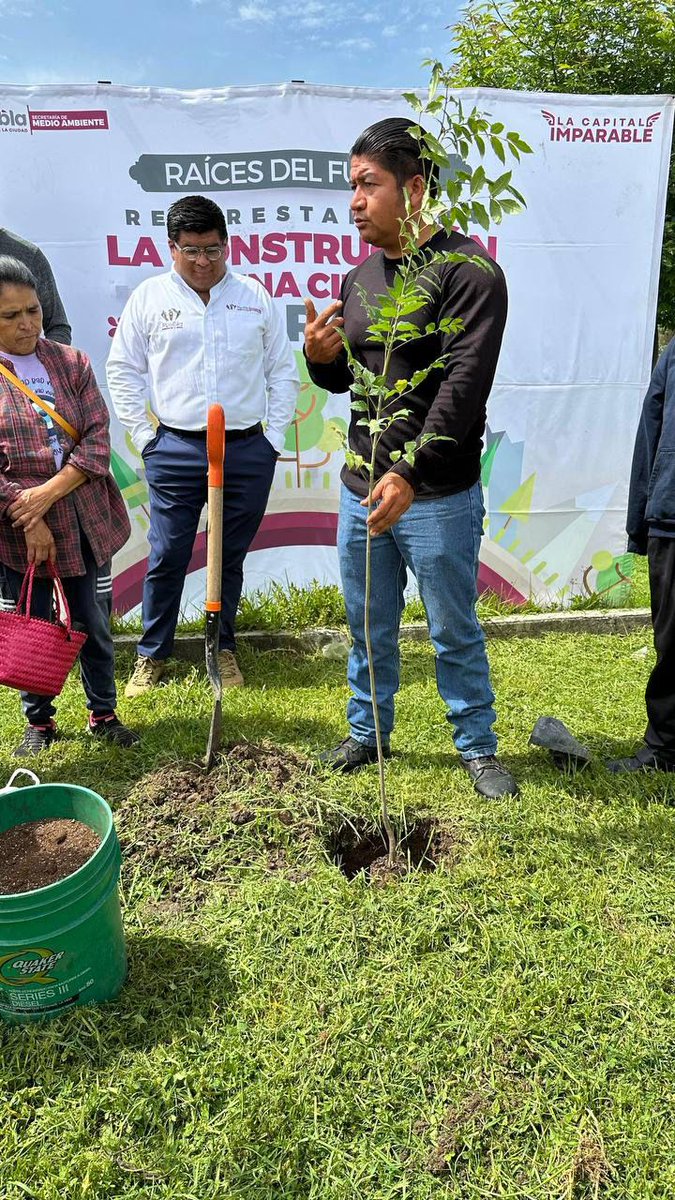 Víctor Cabrera (@victorcabreramx) on Twitter photo 🗓️ Del 8 al 19 de julio, Raíces del Futuro movilizó a decenas de personas para recuperar áreas verdes en Puebla. ¡Acción directa frente al cambio climático!
#MedioAmbientePuebla #RaícesDelFuturo #CompromisoVerde
👉 Dale like para más noticias verdes. <a href="/VCNNoticiasmx/">VCN Noticias</a> <a href="/PueblaAyto/">Ayuntamiento de Puebla</a> 🗓️ Del 8 al 19 de julio, Raíces del Futuro movilizó a decenas de personas para recuperar áreas verdes en Puebla. ¡Acción directa frente al cambio climático!
#MedioAmbientePuebla #RaícesDelFuturo #CompromisoVerde
👉 Dale like para más noticias verdes. <a href="/VCNNoticiasmx/">VCN Noticias</a> <a href="/PueblaAyto/">Ayuntamiento de Puebla</a>