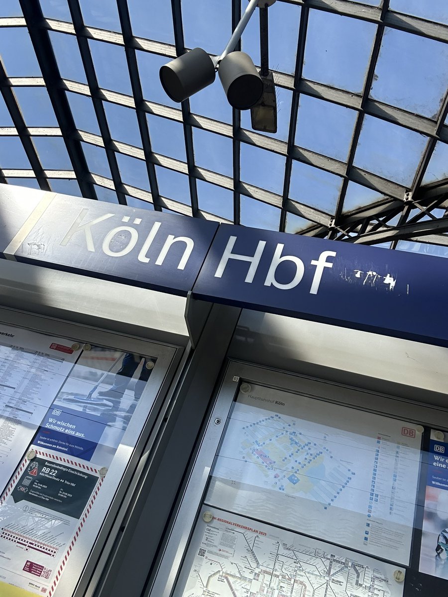 Welpe_Zeus's tweet photo. Von Zuhause nach Bonn über Köln bis nach Bremen 😄 https://t.co/GGymLRNE0J