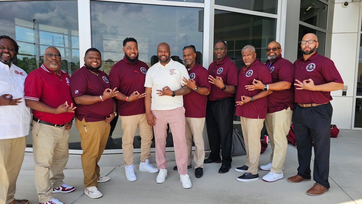 Naptown_HTown's tweet photo. #CharterDayWeekend
#TriCityNupes
👌🏽♦️👌🏽 https://t.co/4uoufvqDQW