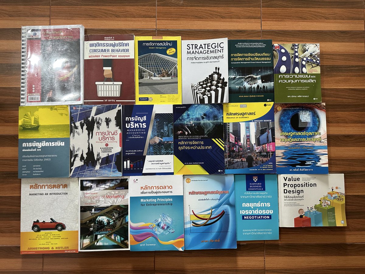 really_iriss's tweet photo. ขายเทหนังสือหลังเรียนจบ

ส่งต่อหนังสือมือ2 ราคา 100-190 ตามสภาพ ส่งฟรีทุกเล่ม

สนใจเล่มไหน ทักมาถามต่อรองราคาได้ค่ะ ขายเททุกเล่ม
#ส่งต่อหนังสือมือ2 #ส่งต่อหนังสือ #ส่งต่อหนังสือเตรียมสอบ https://t.co/g571o1Lxyo