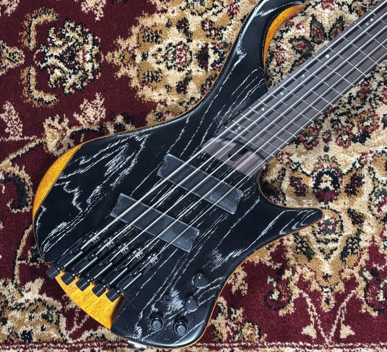shima_nagakute's tweet image. 島村楽器限定モデル!Ibanez EHB1135MS SKL!マルチスケール・ヘッドレスの5弦!!目止めに使ったシルバーが印象的なモデル!アッシュの杢目もいいですね☺
#Ibanez
store.shimamura.co.jp/ec/pro/disp/1/…