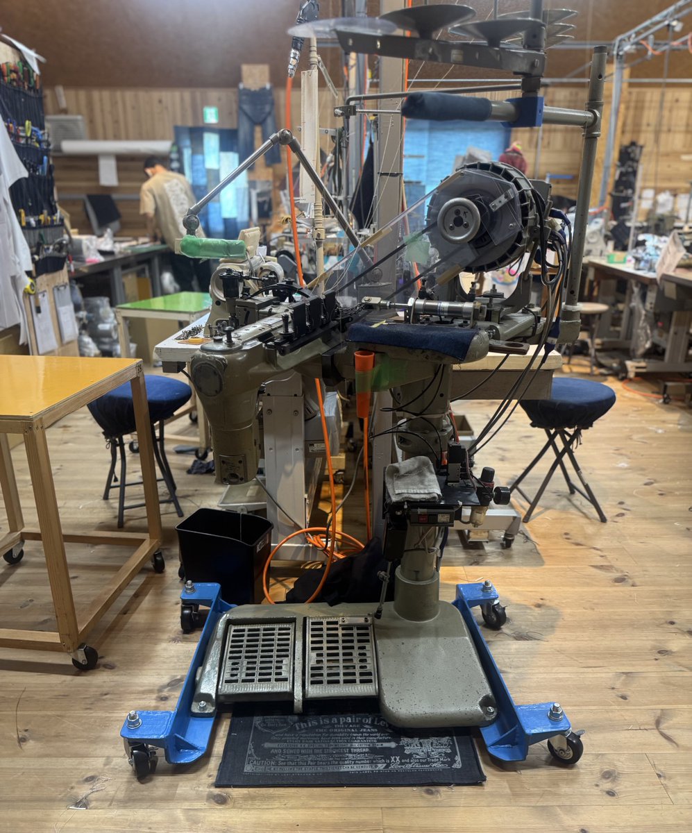 blnk_o's tweet image. リーバイスをはじめとする様々な会社のデニムを担当してきた、平塚のデニム加工会社SAAB(サーブ)へ見学に行ってきました。…