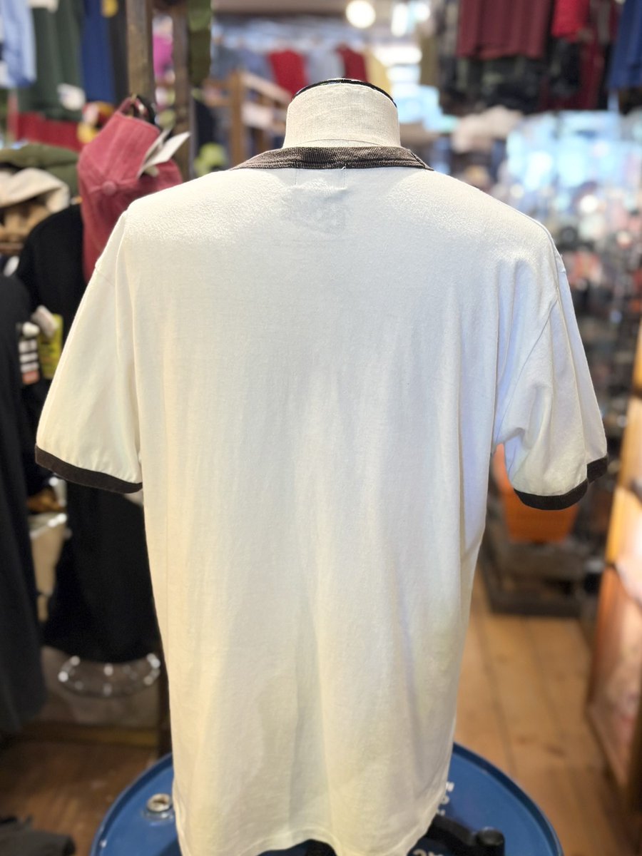 furugisouko's tweet photo. ⚫️David Bowie Tシャツ⚫️

新着品のご紹介です💁💁‍♀️
BEAMS×デビッド・ボウイの
リンガーTシャツが入荷しました🙌😆
⚫️カラー:ホワイト
⚫️サイズ: L
⚫️状態:大きなダメージ無し
#古着
#古着コーデ
#ファッション
#埼玉
#デビッドボウイ
#DavidBowie
#Tシャツ
#リンガーT https://t.co/N6zisHPYUk
