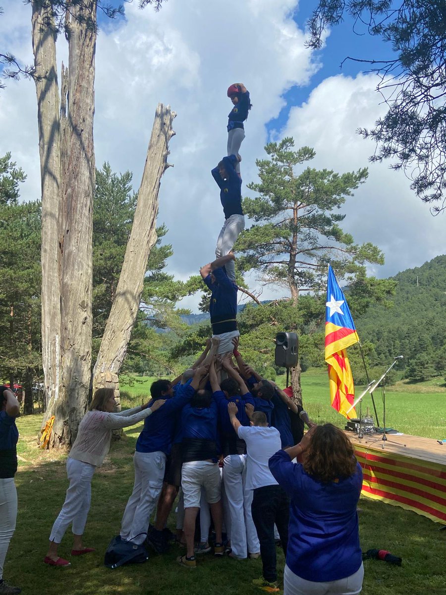 Pilar a l'aplec del Pi de les Tres Branques💙

#castellers #castells #cdberga #AllòQueValLaPena #Berga #Berguedà #castellersdeberga #femcastells #femcomarca