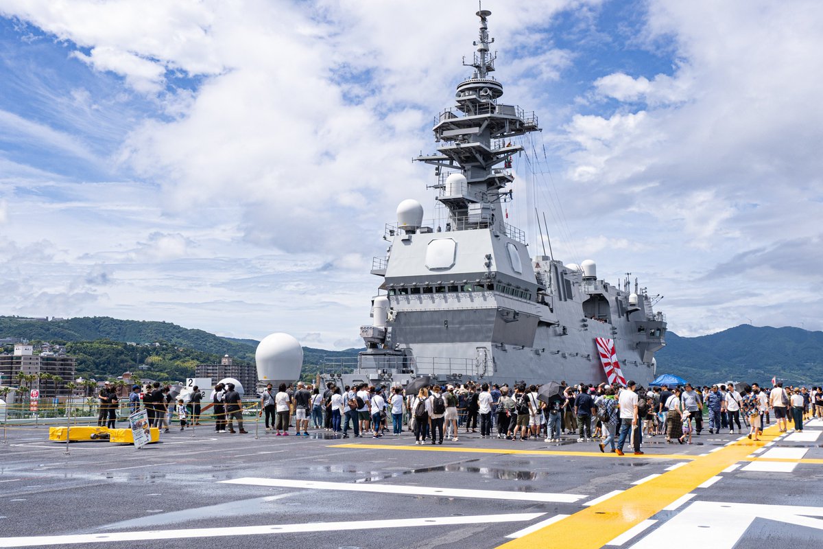 Sorai_130's tweet image. 護衛艦「かが」別府港一般公開
ずっと乗りたかった夢が、まさか別府で叶うとは…!
海自最大の艦だけあって迫力満点。大好きな艦に乗れて大満足でした!