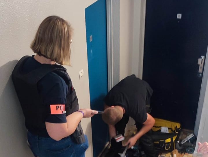 PoliceNat59's tweet image. #Protéger | Ce matin, la tour Kennedy à #Loos, la plus haute tour au nord de Paris, a été démolie.
Les policiers du #Nord étaient présents aux abords du site pour assurer la sécurité des riverains et le bon déroulement de l’opération.