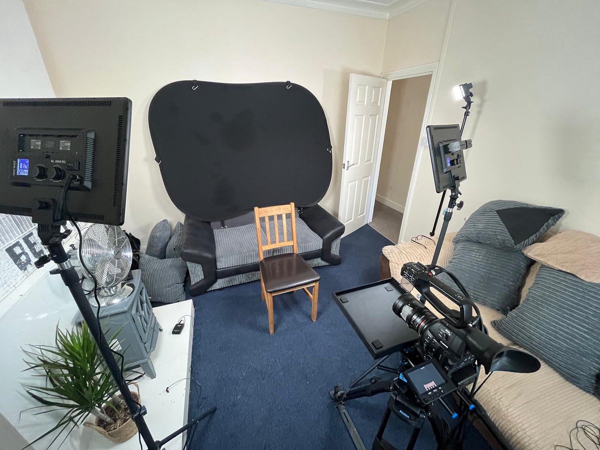 We are using the MVB on an amazing new project about palliative care and the experience of homelessness.🎥💭

#magicvideobox #directtolens #filmingprojects #palliativecare #homelessness #eyecontactfilming #dayinthelife #filmproducers