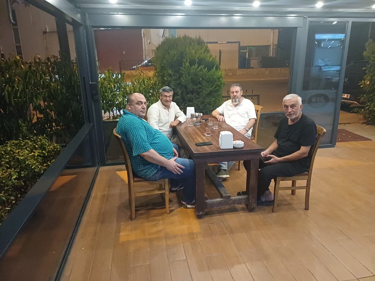 📌 Esenkent
📌 Esenevler
📌 Şerifali
📌 Yamanevler

Mahallelerimiz haftalık olağan toplantılarını Mahalle Başkanlarımızın başkanlığında; İlçe Başkan Yardımcılarımız Emre Azak, Mustafa Kütük, İlçe Yönetim kurulu Üyelerimiz Adem Er ve Ahmet Bayazit'in katılımlarıyla