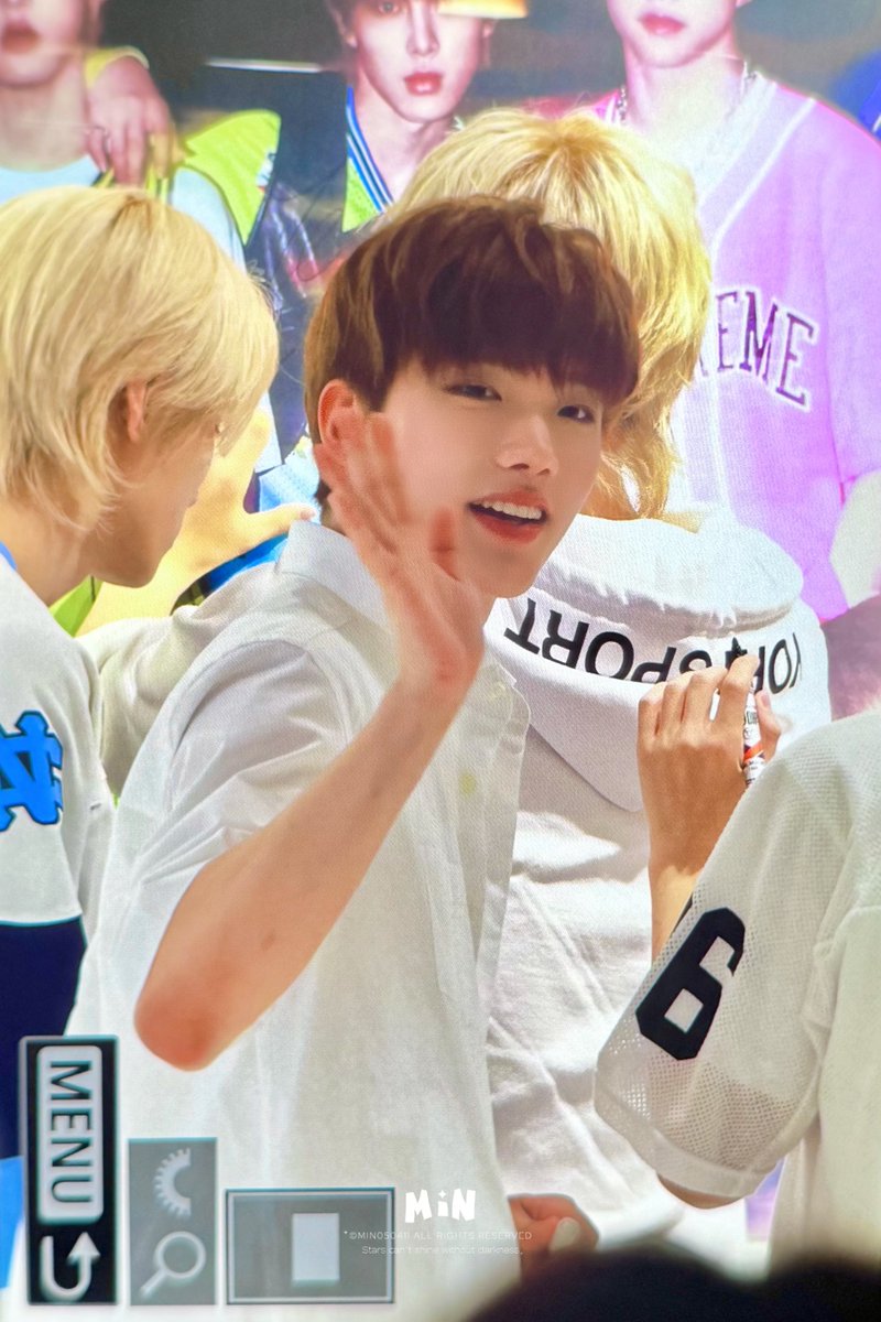MIN050411's tweet photo. 250720 이렇게 잘생긴 알바생 어딧어ㅠ

#ARrC #아크 #현민 #HYUNMIN #박현빈 https://t.co/LaLdkU5xBo