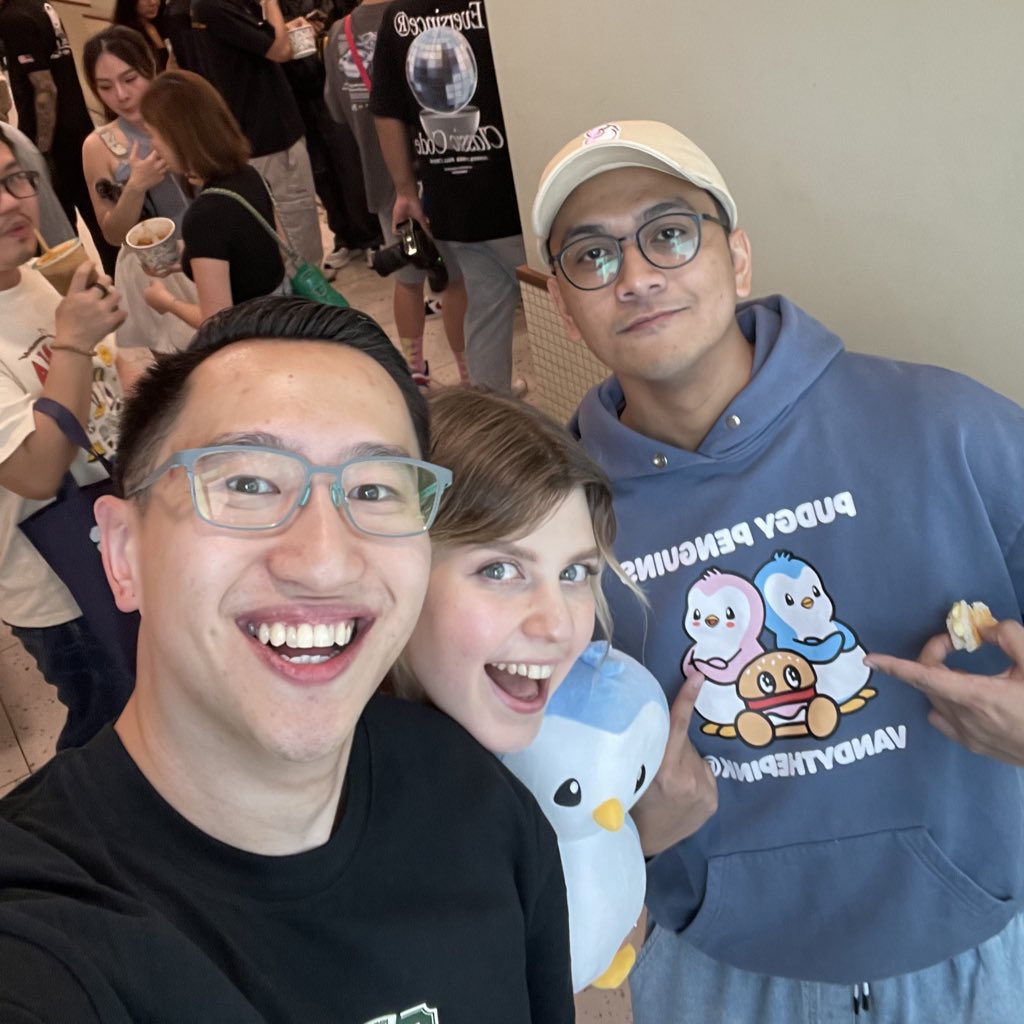 Chinsanity (@chinsanityx) on Twitter photo Always a great time hanging out with the <a href="/pudgypenguins/">Pudgy Penguins</a> team! 
Got the chance to meet the legendary pengu artist <a href="/afiqpengu/">Afiq</a> today! Always a great time hanging out with the <a href="/pudgypenguins/">Pudgy Penguins</a> team! 
Got the chance to meet the legendary pengu artist <a href="/afiqpengu/">Afiq</a> today!