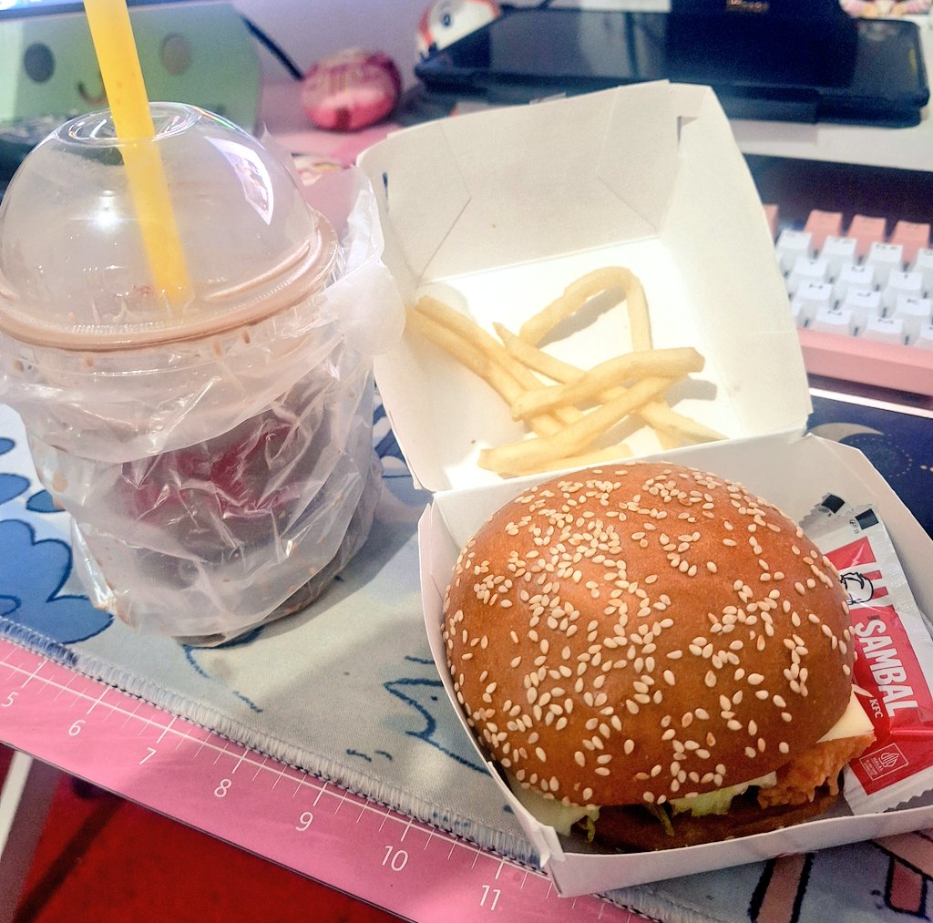 kita hidup dimana makanan lebih mahal dari game.. :(