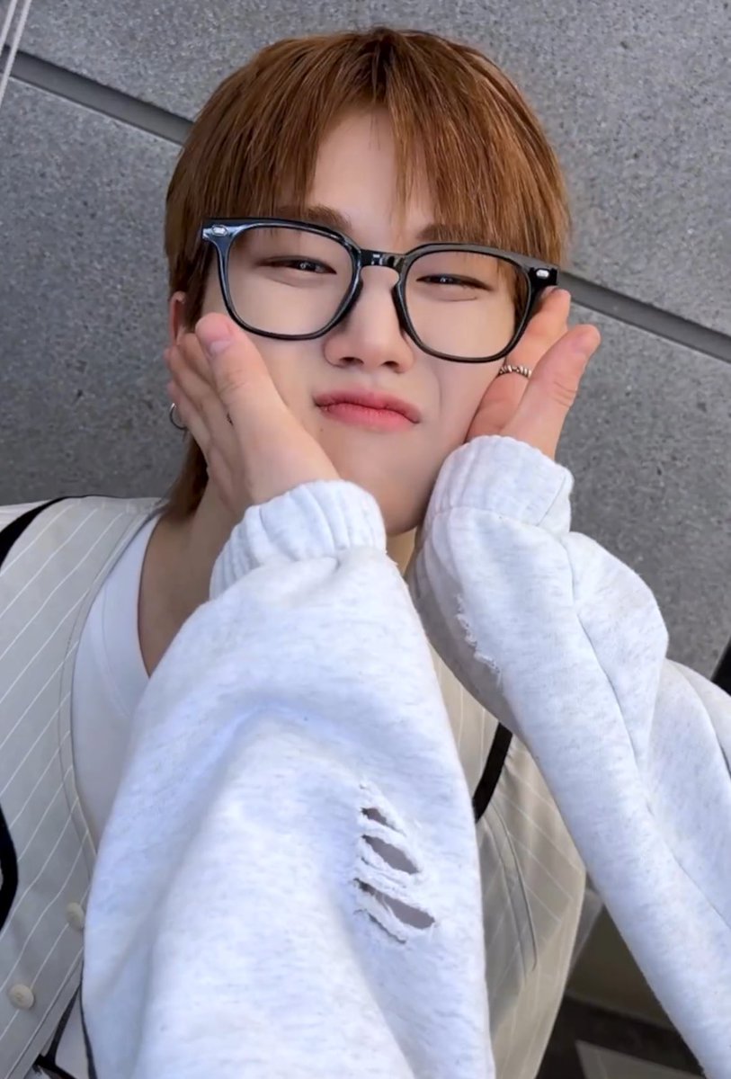 찰 tweet media
