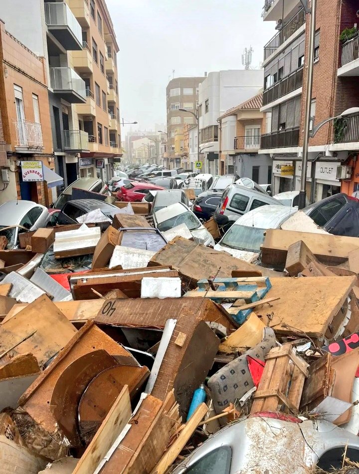SubidonA's tweet image. No avisaron... Y luego les dejaron solos...
Pueblos de Valencia... Nunca olvidaremos...