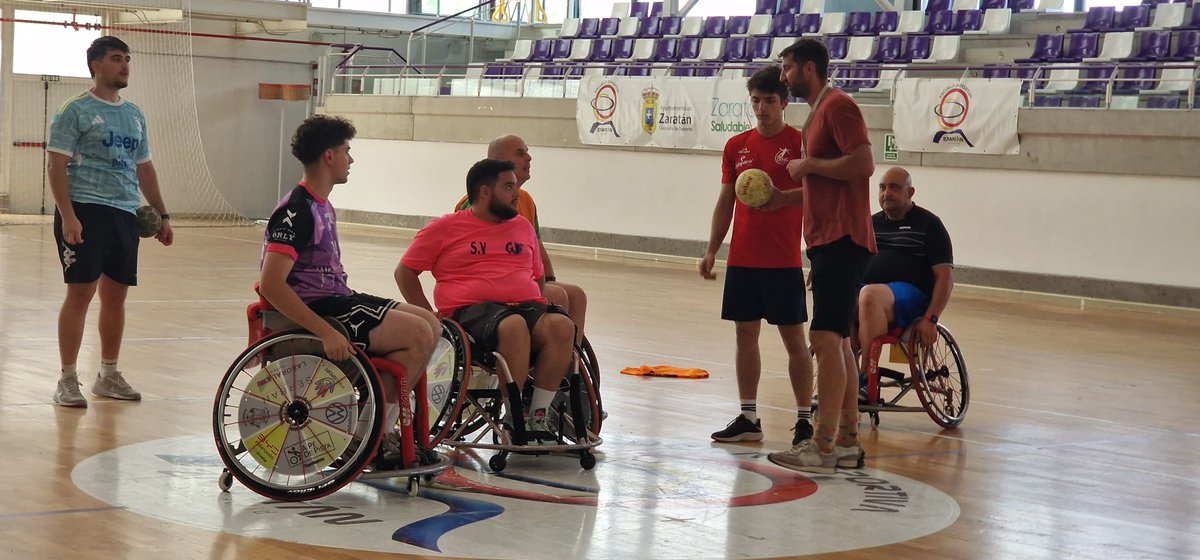 Inclusport (@inclusportcyl) on Twitter photo 💪🏽¡#Inclusport sigue activo este verano por el #DeporteInclusivo!
El 18 de #julio, Óscar Perales impartió un módulo del Curso de <a href="/FCYLBM/">Federación de Castilla y León de Balonmano</a> de #BalonmanoEnSillaDeRuedas en #Zaratán para futuros entrenadores🔝
¡Teoría y contacto real con la silla!♿
inclusport.org/inclusport-imp… 💪🏽¡#Inclusport sigue activo este verano por el #DeporteInclusivo!
El 18 de #julio, Óscar Perales impartió un módulo del Curso de <a href="/FCYLBM/">Federación de Castilla y León de Balonmano</a> de #BalonmanoEnSillaDeRuedas en #Zaratán para futuros entrenadores🔝
¡Teoría y contacto real con la silla!♿
inclusport.org/inclusport-imp…