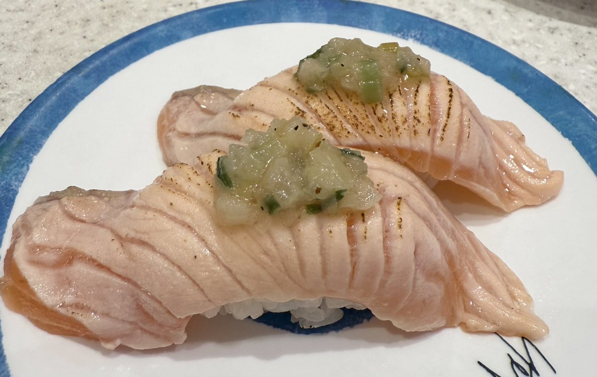 1NOW3Kj5gZ6gpqC's tweet image. こんばんは⸜( ˶'ᵕ'˶)⸝💫
今日の夕食はお寿司屋さん🍣
娘にご馳走になりました¨̮♡
美味しかったです😋
#すし清次郎 イオンモール新利府南館
3回目の訪問🍣