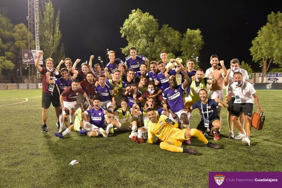 📆 Un día como ayer hace 5️⃣ años..

🔛 ¡Nos clasificamos para la final por ascender a Segunda División B!

Un año raro y complicado por pandemia.

5 años más tarde, ya podemos decir que estamos en el tercer escalón del fútbol. Y con mucho más mérito por la reestructuración de