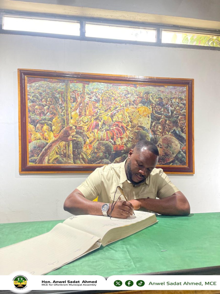 _adjeibrefo's tweet image. Alongside Dr. Maxwell Boakye, the Council of State Member for the Western Region, the MCE for Oforikrom Municipal Assembly, Hon. Anwel Sadat Ahmed, had the privilege of paying a courtesy visit to the Asantehene, His Royal Majesty Otumfuo Osei Tutu II, at the Manhyia Palace.