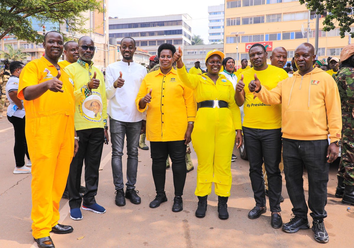 Denis Hamson Obua (@obuahamson) on Twitter photo Ahead of the grand rally at Kololo Airstrip to sum up the Presidential Zonal Tour today, we conducted a logistical procession along Jinja Road towards the venue.
We commend H.E. <a href="/KagutaMuseveni/">Yoweri K Museveni</a> for traversing the entire country preaching household income and wealth creation. Ahead of the grand rally at Kololo Airstrip to sum up the Presidential Zonal Tour today, we conducted a logistical procession along Jinja Road towards the venue.
We commend H.E. <a href="/KagutaMuseveni/">Yoweri K Museveni</a> for traversing the entire country preaching household income and wealth creation.