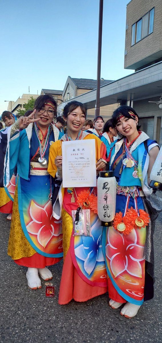 どんGALA!祭り2025
たいへん光栄なことに、今年も最優秀賞「粋」をいただきました！！！😭✨✨

1年間、大賞旗のどんGALA!フラフを大切に振らせていただきます。
本当にありがとうございました❤️‍🔥

無事お披露目できた「華灯」
これからたくさんの方へお届けできることを嬉しく思います🌼