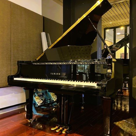shima_aquls's tweet image. \#ピアノフェスタ 2025名古屋🎹✨/
コンパクト #グランドピアノ をご紹介!
【#中古ピアノ #ヤマハ C1】
マンションやリビングにも置きやすいコンパクトグランドピアノ✨
タッチ、響きともグランドピアノの満足感を充分に味わうことができます!
詳細はこちら👇
shimamura.co.jp/shop/nagoya-aq…