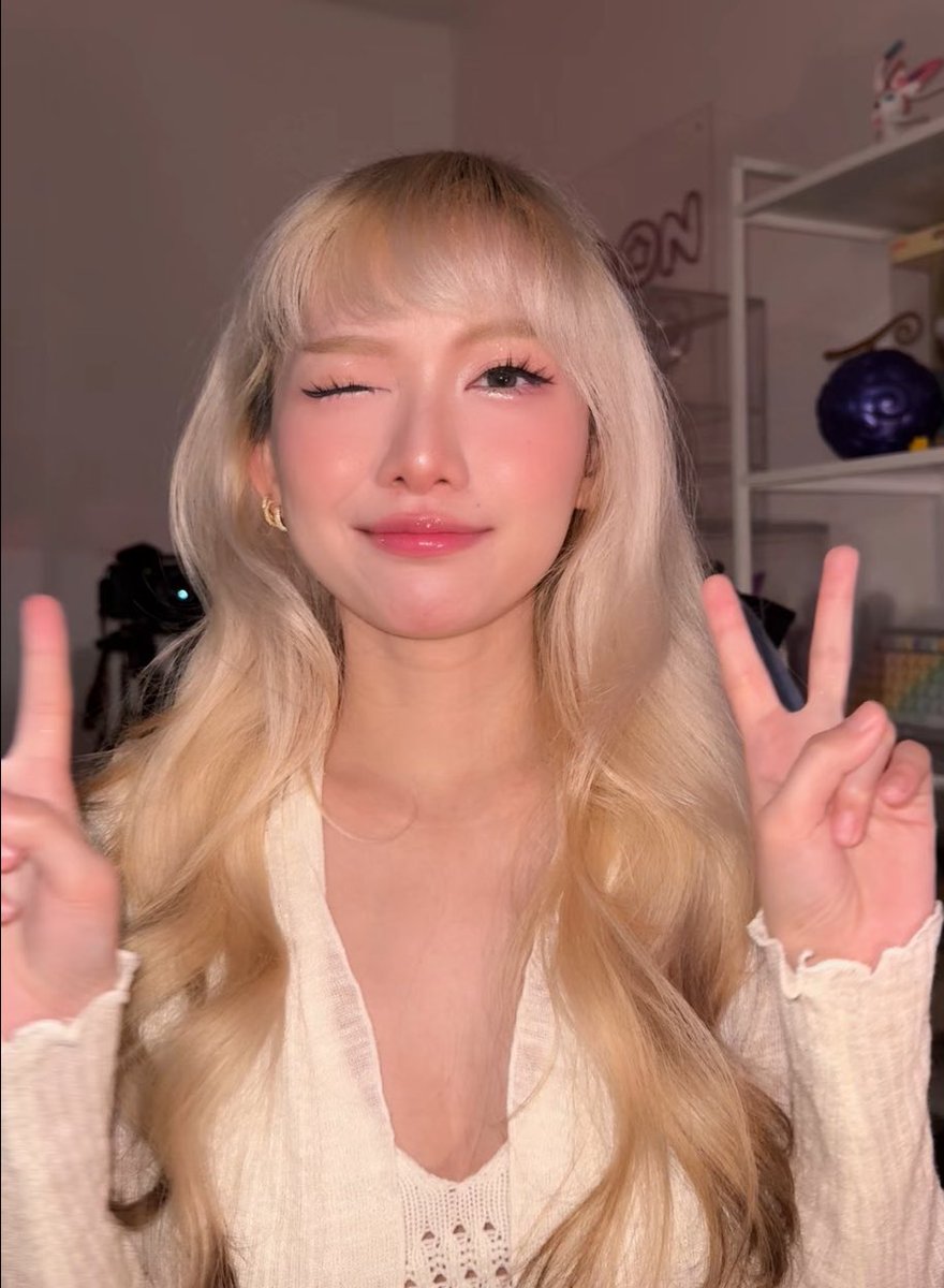 stephyberry_'s tweet image. rainy season ☔️

stay safe and gm frens 🫶