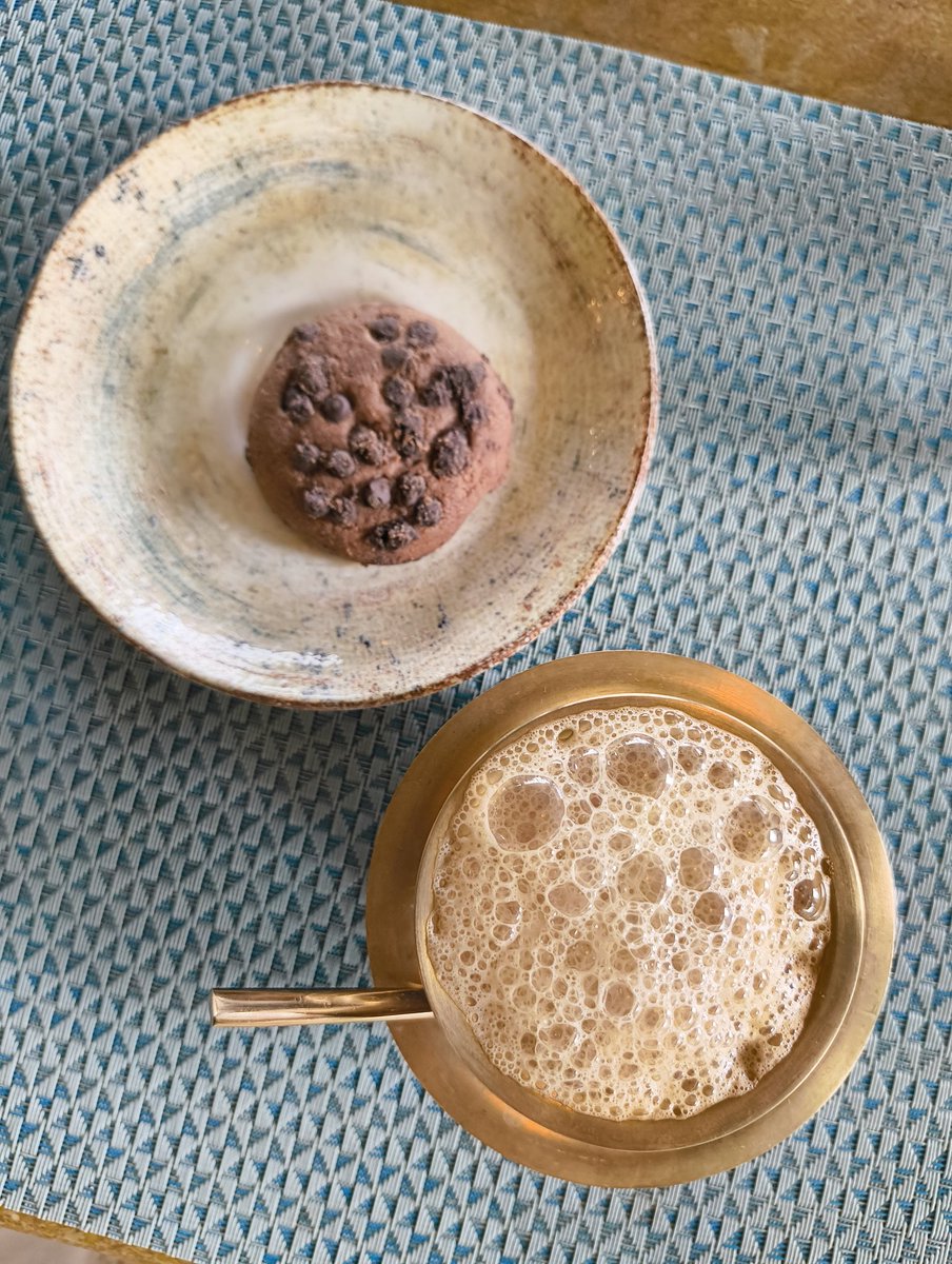 limirose's tweet image. Me and whom?

NB : coffee share cheyan udesamilla,oru trendinu chodichathanu