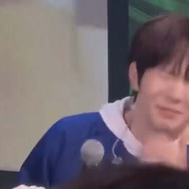 ㅅㅂ료깅이표정
아제발개웃겨