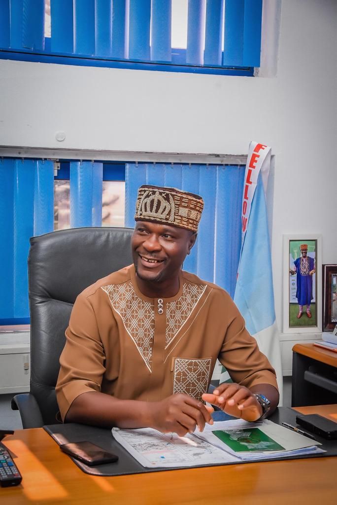 Osubi airport targets N3.6bn revenue by 2027 thetravelport.org.ng/osubi-airport-… via @The Travel Port 
<a href="/DSGovernment/">Delta State Government</a> <a href="/LOSairport/">Lagos Airport</a> <a href="/FAAN_Official/">Federal Airports Authority of Nigeria</a> <a href="/fmaviationng/">Federal Ministry of Aviation and Aerospace Devt.</a>