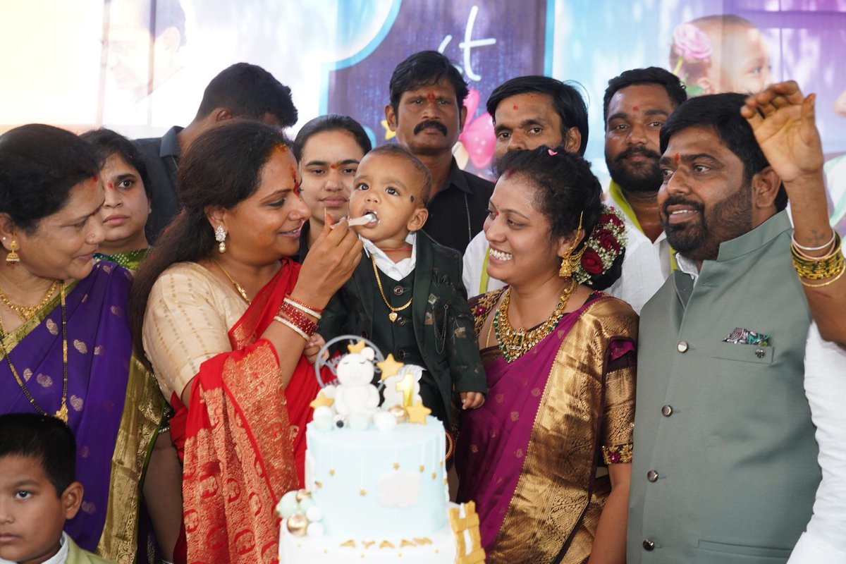 OfficeOfKavitha's tweet image. మల్లంపేట్ లో జరిగిన తెలంగాణ జాగృతి నాయకురాలు మనోజా గౌడ్ గారి కుమారుని జన్మదిన వేడుకలకు హాజరైన ఎమ్మెల్సీ @RaoKavitha