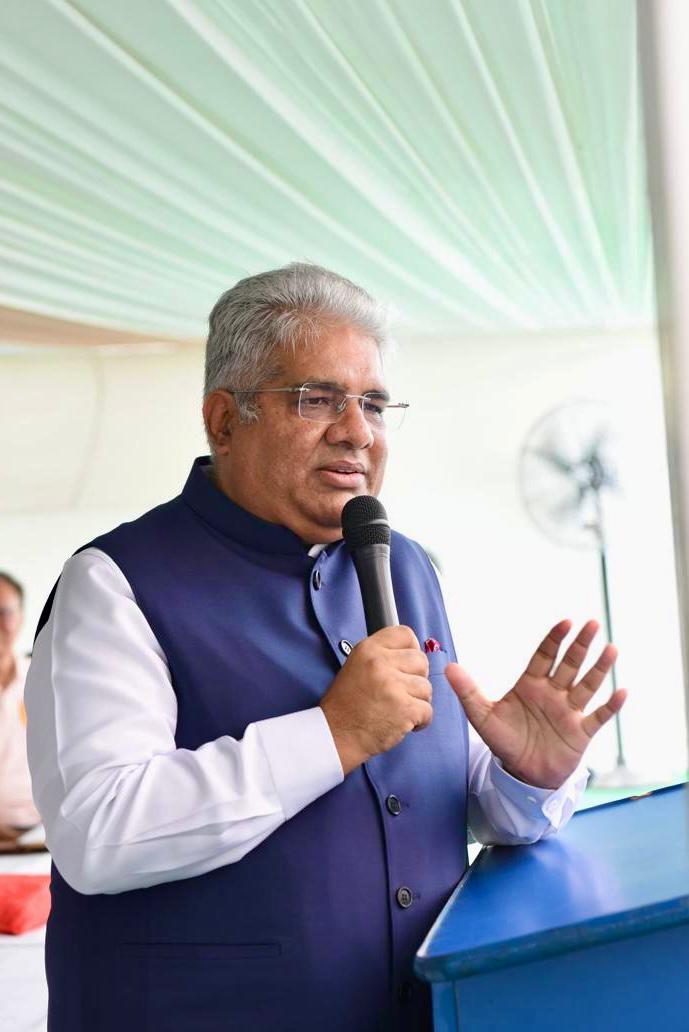byadavbjp's tweet image. आज दिल्ली में अखिल भारतीय जन-जाति विकास संघ द्वारा निर्मित आदिवासी शैक्षणिक एवं सांस्कृतिक अनुसंधान संस्थान के ब्लॉक-A का लोकार्पण कार्यक्रम में राजस्थान सरकार में मंत्री श्री @DrKirodilalBJP जी के साथ सम्मिलित हुआ।
कांग्रेस से उलट, प्रधानमंत्री श्री @narendramodi के नेतृत्व में…