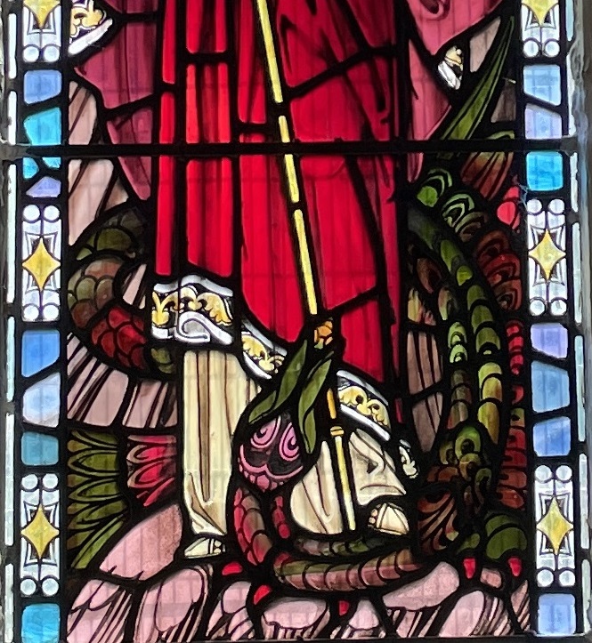 MeredithCatrin's tweet image. Here's St Margaret of Antioch on her day, with a rather lovely dragon (scarcely big enough to have swallowed her though!) by Pearce & Cutler, Birmingham for #StainedGlassSunday #Warton