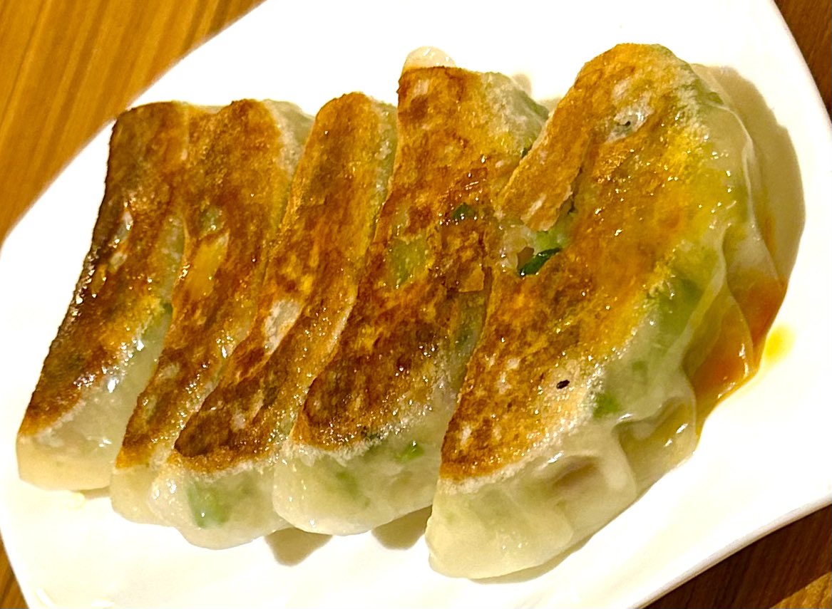 SHINGO3939's tweet image. 今日は選挙でしたね〜🚩🚩
そして久しぶりの餃子〜✨✨
少しパワーアップした感じが
するような••••••••••••••••
本日も お疲れ様です〜😄😄