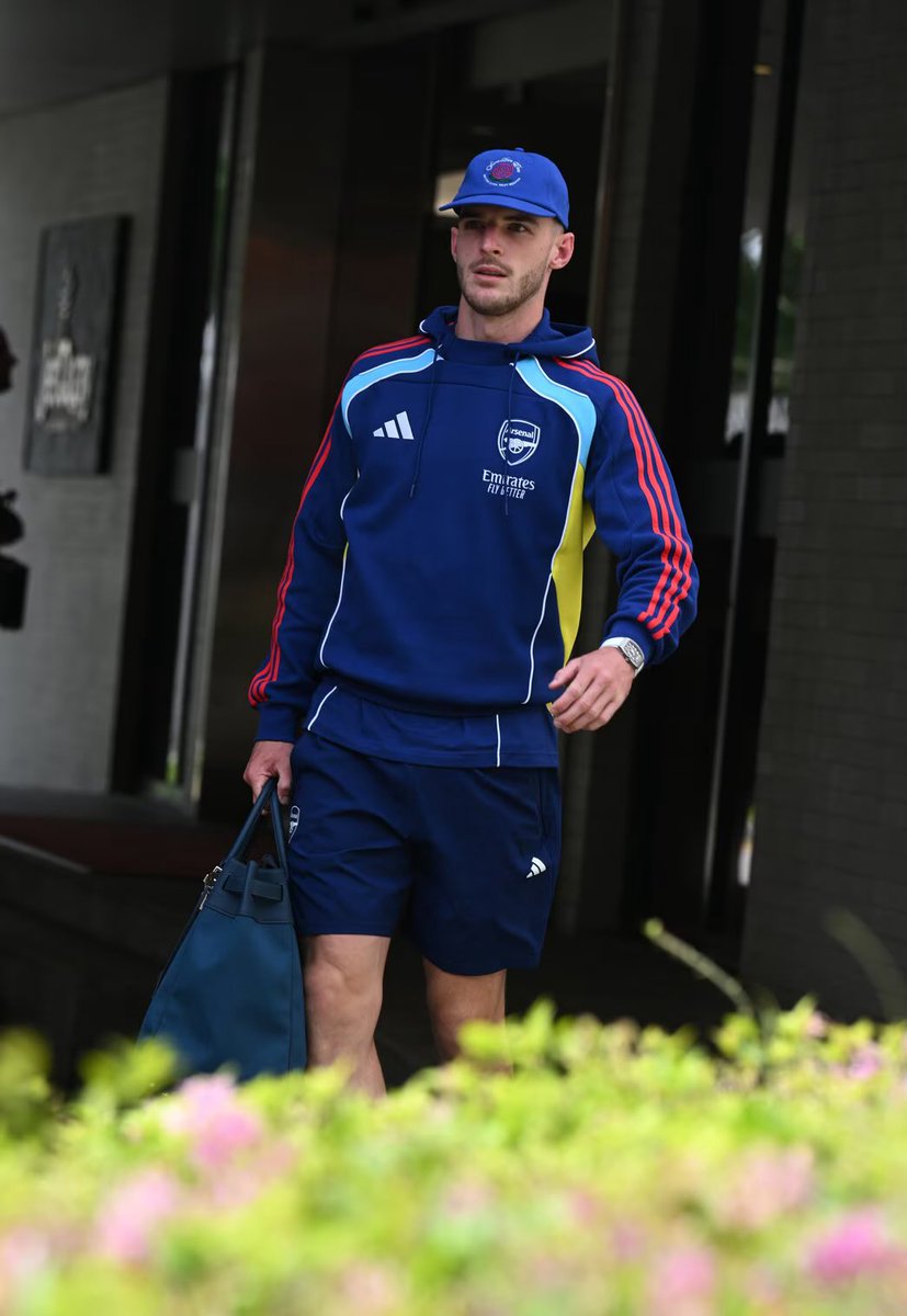 DR41fanpage's tweet image. We here 🇸🇬